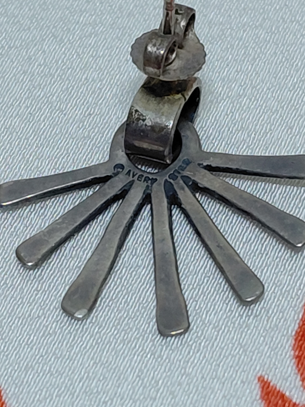 Rare James Avery Retired Sterling Silver Sunburst Hammered Earrings - Picture 3 of 5